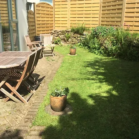 Bed & Breakfast Trecarne House 4*